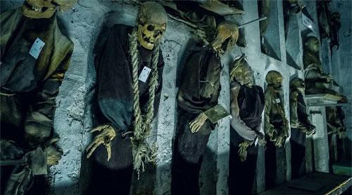 'Sởn gai ốc' khi chiêm ngưỡng 8.000 xác ướp