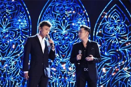 Tuấn Ngọc dành lời thán phục Quang Hà trong buổi diễn' Không thể thay thế'
