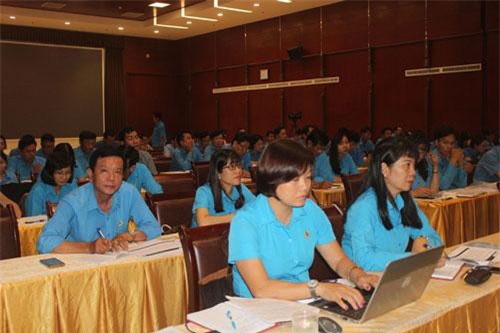 Cán bộ tuyên giáo phải sâu sát đời sống người lao động