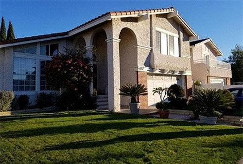 Đọ biệt thự sang chảnh bên Mỹ của 2 nữ danh hài nổi tiếng miền Nam