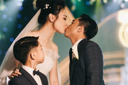 Hé lộ cuộc sống của Cường Đô La và Đàm Thu Trang sau khi kết hôn
