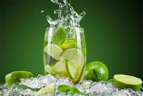 Uống 1 ly nước này, chị em có thể dời ngày 'đèn đỏ' một cách an toàn và đơn giản nhất