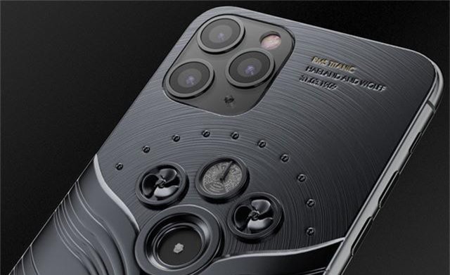 iPhone 11 Pro chế tác từ mảnh vỡ tàu Titanic và tàu vũ trụ, có giá... 809 triệu đồng - Ảnh 4. iPhone 11 Pro chế tác từ mảnh vỡ tàu Titanic và tàu vũ trụ, có giá... 809 triệu đồng - Ảnh 4.
