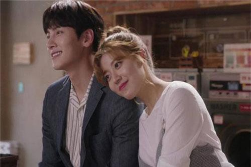 Bạn thân của người yêu ngả ngốn nói lời yêu, tôi phẫn uất phát hiện điều này