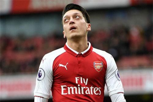 Barcelona gây sốc với ý định tậu Mesut Ozil