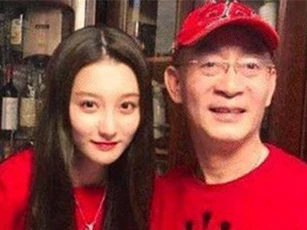 Bất ngờ với diện mạo cô con gái luôn được giấu kín của Lục Tiểu Linh Đồng: Nhan sắc ngọt ngào chẳng thua kém minh tinh