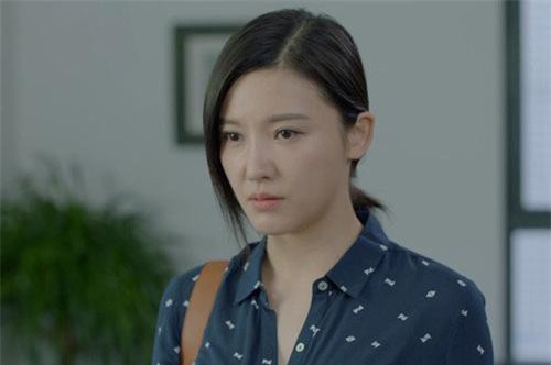 Bị mẹ chồng la mắng 'không biết tiết kiệm' khi xách con gà về làm cơm đãi mẹ đẻ, tôi đáp trả khiến bà im re