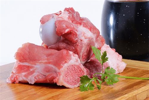 Bí quyết chọn xương ngon: Bà nội trợ nào không biết đánh mất cả thanh xuân