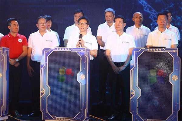 Bộ trưởng Nguyễn Mạnh Hùng: 'iNhandao giúp kết dính người Việt Nam xây dựng một xã hội tốt đẹp và bền vững'