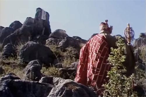 CLIP HOT (1/10): Dụng ý của lá bùa trấn yểm Tôn Ngộ Không trên núi Ngũ Hành, ngắm body của 'người đẹp 23 giây' từng 'làm mưa làm gió' ở Việt Nam