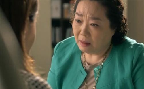 Con dâu mang thai đôi dù chồng vô sinh, ngày đẻ mẹ chồng nhìn mặt cháu mà hốt hoảng