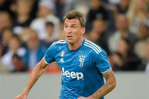Khủng hoảng tiền đạo, MU nhắm mua Mandzukic