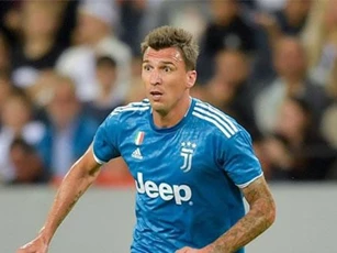 Khủng hoảng tiền đạo, MU nhắm mua Mandzukic