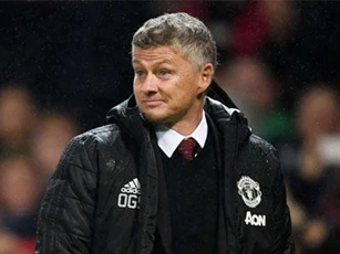 MU khởi đầu tệ hại, HLV Solskjaer vẫn cương quyết bảo vệ học trò