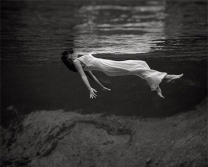 Những hiện tượng kỳ quái trên biển khiến bạn ám ảnh cả đời