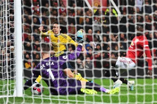 Những khoảnh khắc chia điểm thất vọng giữa Man Utd và Arsenal
