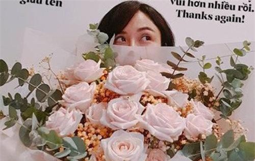 Thái Trinh lần đầu chia sẻ tâm trạng tươi vui sau khi gay gắt phản pháo cư dân mạng