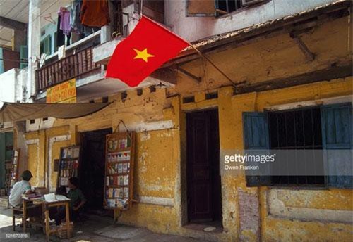 Ảnh 'cực độc' về vỉa hè Việt Nam thập niên 1990 trong ống kính Tây