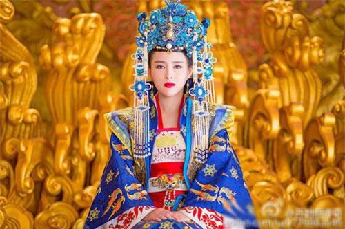 Cuộc đời ngang trái của Hoàng hậu bị chị gái từ mặt vì dan díu với anh rể, sau sa cơ phải hầu hạ bạo chúa