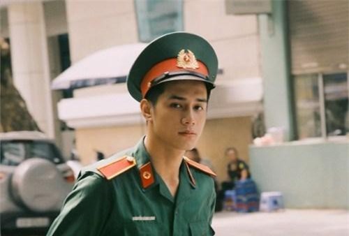 Đâu cần phải qua Trung Quốc, các trường đại học Việt Nam cũng đầy 'soái ca' đây này!