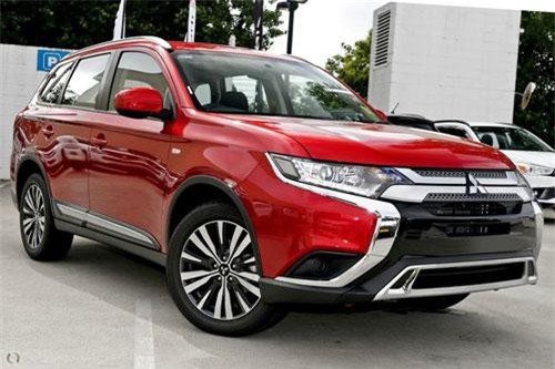 Mitsubishi giảm giá hàng loạt xe, cao nhất 92,5 triệu đồng