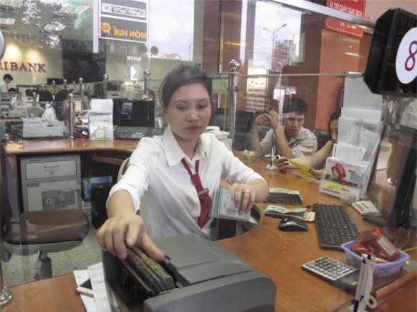 NAPAS giảm nhiều loại phí dịch vụ ngân hàng để thúc đẩy thanh toán không dùng tiền mặt