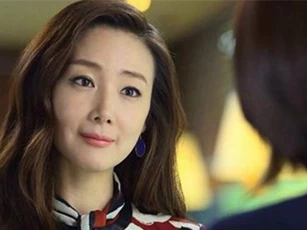 Phát hiện chồng tặng bồ nhí cả căn nhà tiền tỷ, tôi lặng lẽ làm một việc khiến cô ta nơm nớp lo sợ