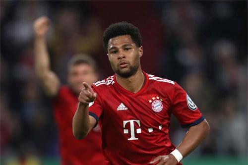 Sao trẻ Bayern Munich cho Ronaldo, Messi 'hít khói'