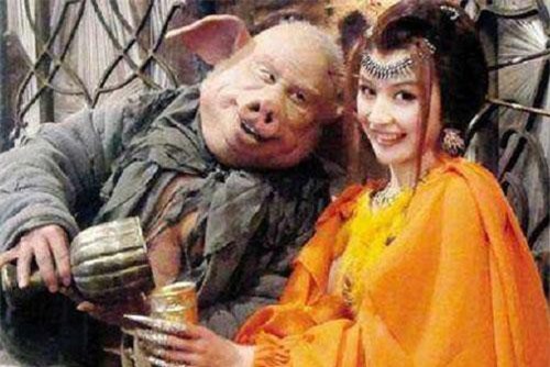 Sau khi đánh chết tiểu thiếp của Ngưu Ma Vương, Trư Bát Giới liền lột quần áo đối phương ra xem, phải chăng là háo sắc?