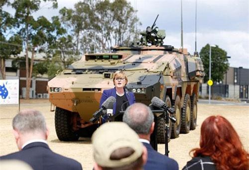 Australia nhận xe bọc thép 'khủng' từ Đức