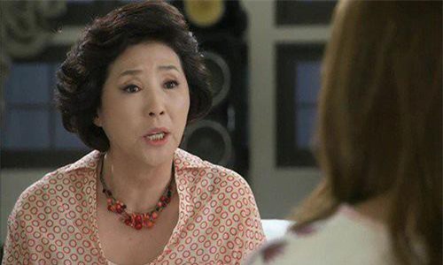 Định 'đổi gió' buổi trưa thì mẹ chồng điện mắng xối xả