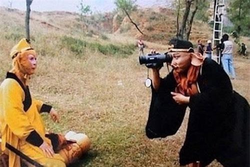 Đường Tăng lái ô tô, bị Sa Tăng bóp mũi và những cảnh hậu trường 'siêu hài' trong Tây Du Ký