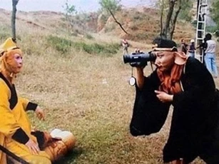 Đường Tăng lái ô tô, bị Sa Tăng bóp mũi và những cảnh hậu trường 'siêu hài' trong Tây Du Ký