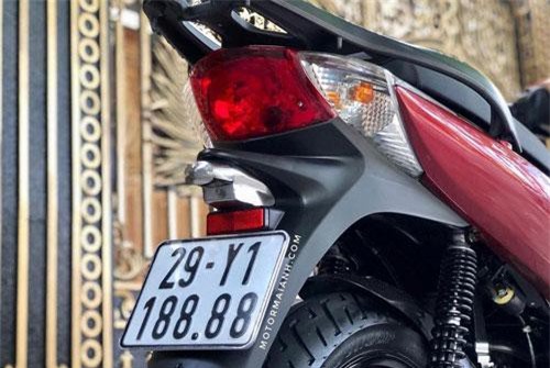 Honda SH cũ biển số tứ quý 8, thét giá 295 triệu đồng