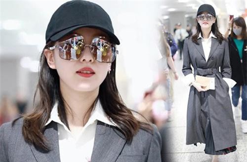 Lưu Thi Thi gây sốt với sắc vóc chẳng ai ngỡ đã là 'gái 1 con', thế mới biết Ngô Kỳ Long chăm vợ khéo nhường nào