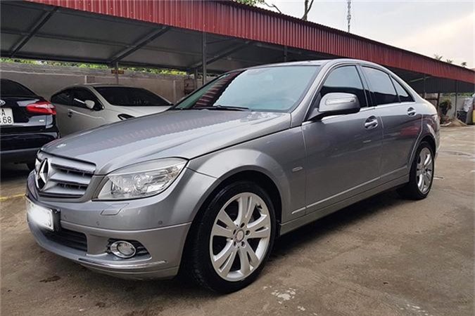 Mercedes-Benz C200 cũ ở Hà Nội, giá ngang Hyundai Grand i10, Vinfast Fadil