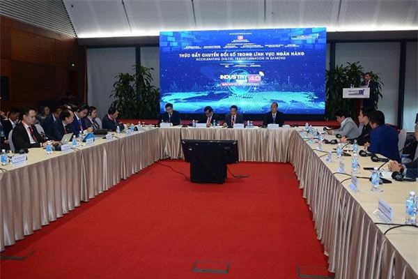 Ngân hàng số: Phải có cơ chế để người dân 'bỏ tiền' được vào điện thoại của mình