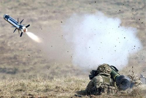 'Ngọn giáo chống tăng' Mỹ bán cho Ukraine cực mạnh khiến Nga sôi sục