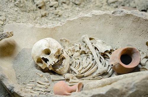 Sự thật về tục ăn thịt người trong lịch sử nhân loại