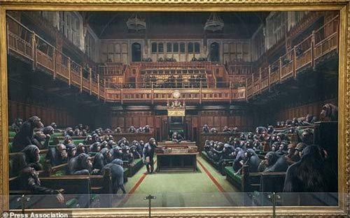 Bức tranh vẽ 100 con tinh tinh được bán với giá kỷ lục hơn 280 tỷ đồng