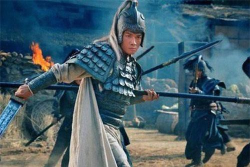 Đây chính là trận chiến khiến Triệu Vân thất bại, Ngũ Hổ Tướng biến mất