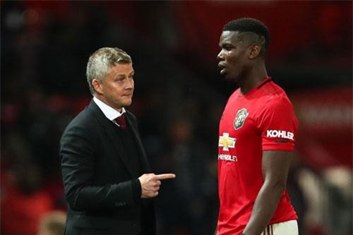 HLV Solskjer tiết lộ lí do sốc khiến Pogba vắng mặt ở trận gặp AZ