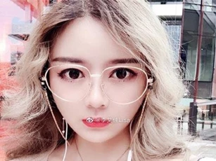 Hot girl mạng có cả triệu người follow bị chủ nhà bóc mẽ ở bẩn, rác chất thành núi, đến lúc đòi tiền nhà thì 'mất tích'