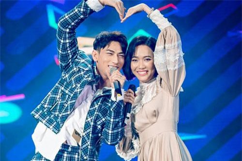 Isaac vẫn kiên trì bày tỏ tình cảm với Diệu Nhi dù nữ diễn viên say mê một ''nam thần'' khác