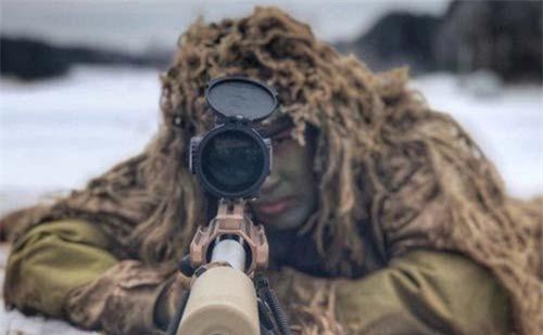 Lính bắn tỉa Mỹ giải thích cách hạ mục tiêu ở cự ly 2.300 m