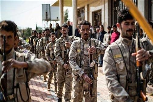 Mỹ chuyển 175 xe tải vũ khí và hậu cần cho phiến quân ở Syria