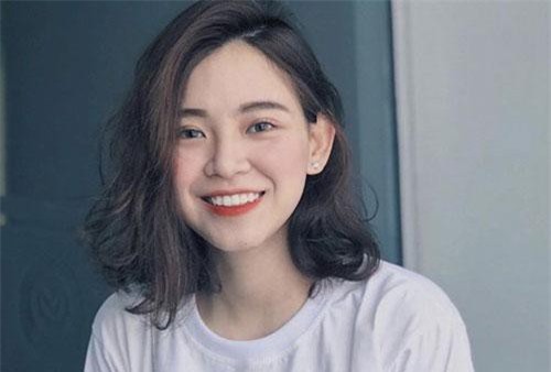 Nữ sinh trường con nhà giàu ở Hà Nội được truy lùng chỉ vì một nụ cười tỏa sáng, biết profile chi tiết càng nể phục hơn