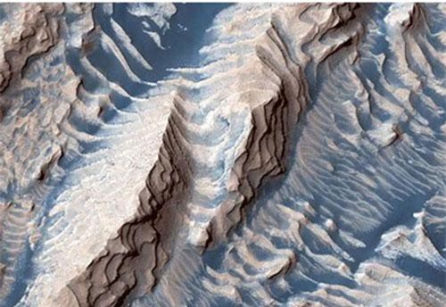 Ảnh mới nhất về cảnh tượng chưa từng thấy ở sao Hỏa