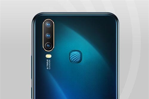 Cận cảnh smartphone 3 camera sau, chip S665, pin 5.000 mAh, giá gần 3 triệu