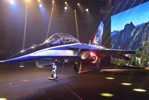 Đài Loan ra mắt máy bay huấn luyện siêu âm có khả năng chiến đấu cực tốt